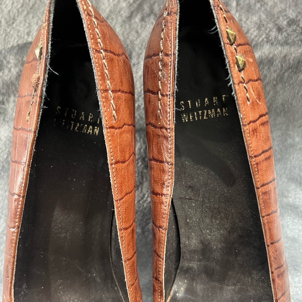 Stuart Weitzman Brown Croc-Patterned Heels - Picture 3 of 10